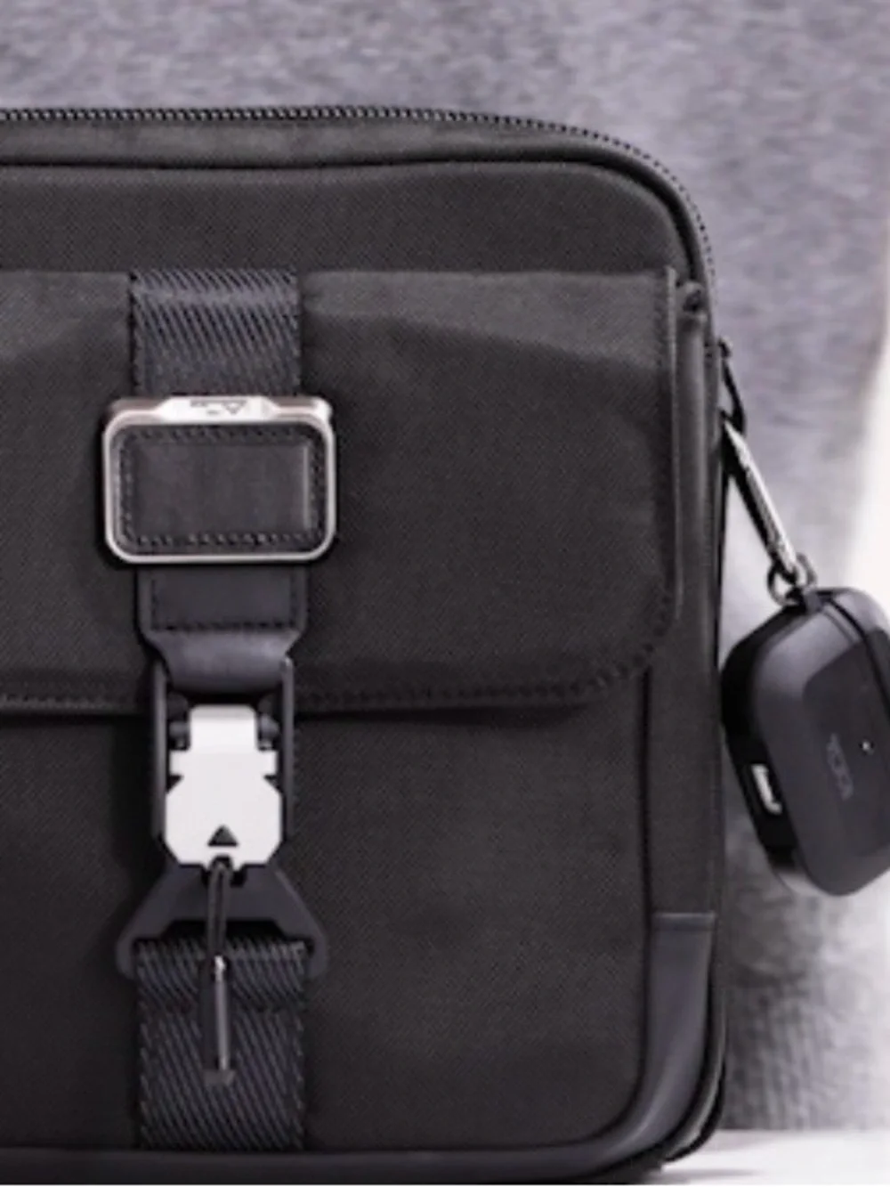 Tumi alpha bravo